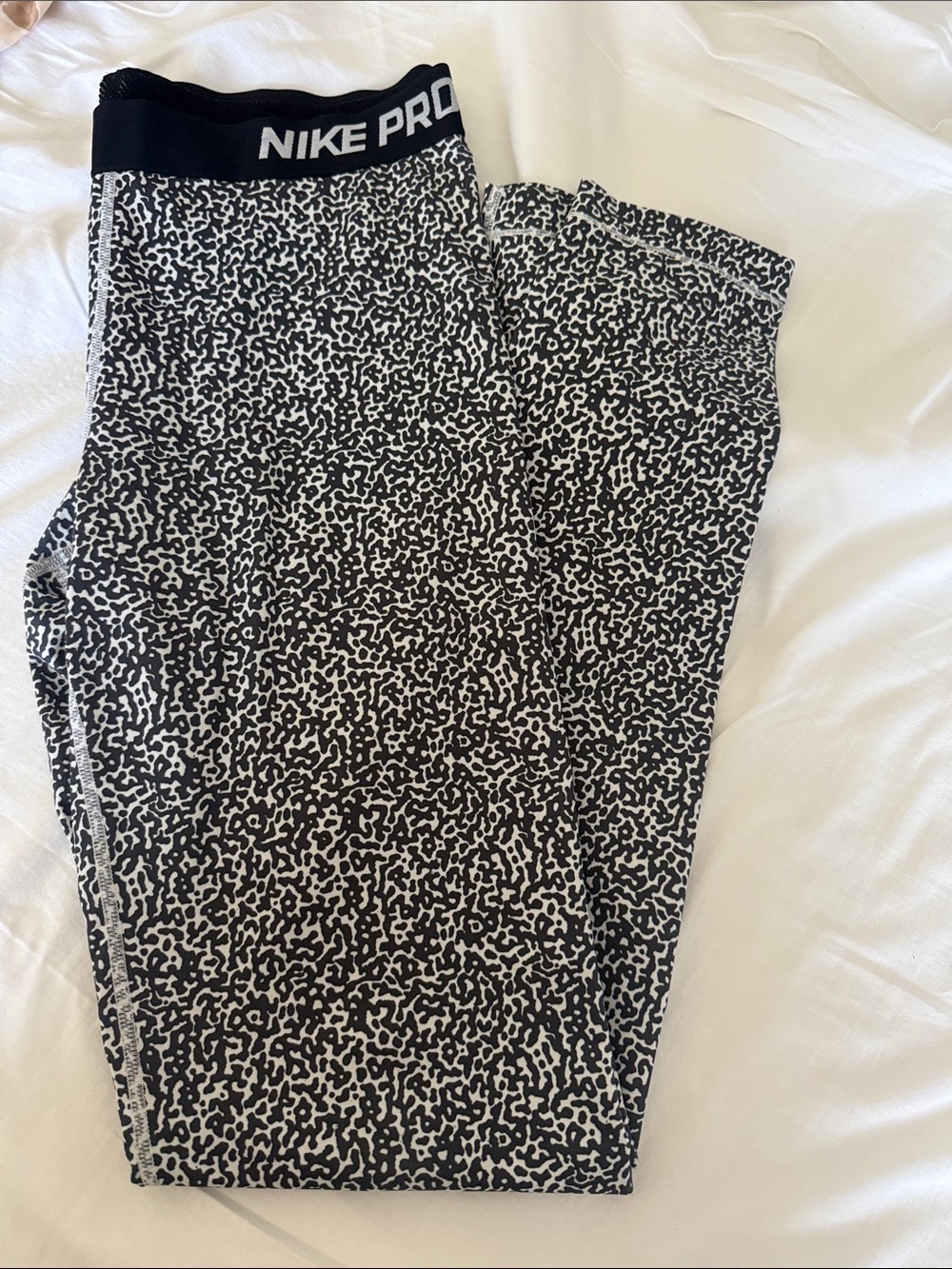 Nike Black & White Patterned Pro Training Leggings